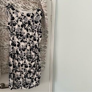 Suzy shier black and white dress